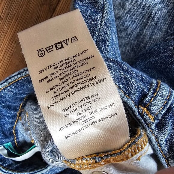 Pilcro Anthropologie Heritage Boyfriend Distressed Blue Crop Jeans Frayed Hem 16 - Picture 9 of 14